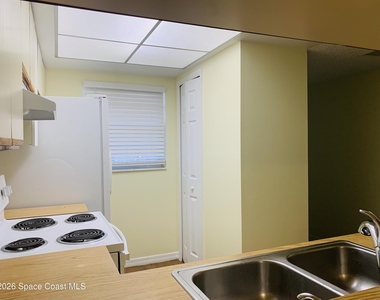 3092 Sir Hamilton Circle - Photo Thumbnail 4