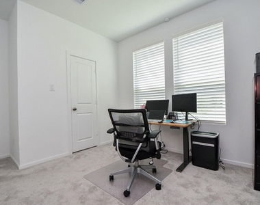 26610 Coast Redwood Drive - Photo Thumbnail 16