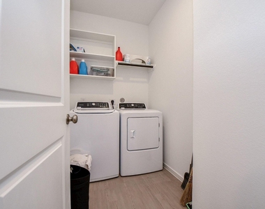 26610 Coast Redwood Drive - Photo Thumbnail 25