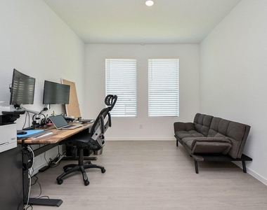 26610 Coast Redwood Drive - Photo Thumbnail 14