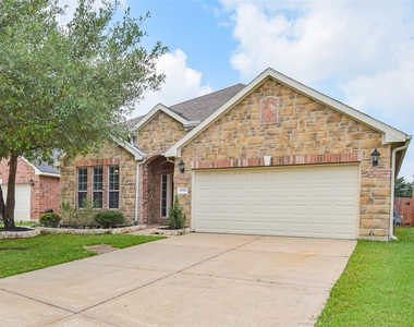17911 Serene Shore Drive - Photo Thumbnail 4