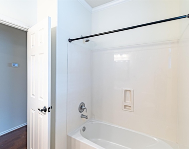 17911 Serene Shore Drive - Photo Thumbnail 37
