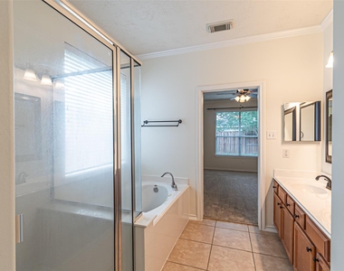 17911 Serene Shore Drive - Photo Thumbnail 30