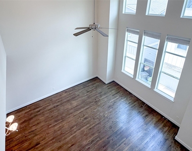 1803 Crestdale Drive - Photo Thumbnail 20
