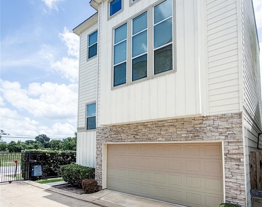 1803 Crestdale Drive - Photo Thumbnail 2
