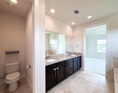 1803 Crestdale Drive - Photo Thumbnail 27
