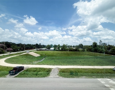 1803 Crestdale Drive - Photo Thumbnail 24