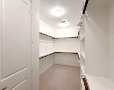 1803 Crestdale Drive - Photo Thumbnail 29