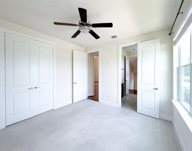 1803 Crestdale Drive - Photo Thumbnail 11