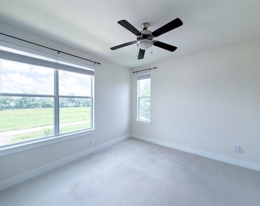 1803 Crestdale Drive - Photo Thumbnail 13