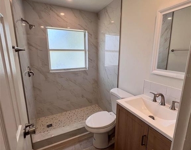 3339 Van Nuys Loop - Photo Thumbnail 7
