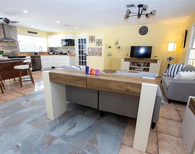 7941 Sycamore Drive - Photo Thumbnail 6