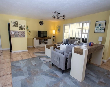 7941 Sycamore Drive - Photo Thumbnail 3
