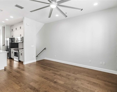 1332 W Gray Street - Photo Thumbnail 5