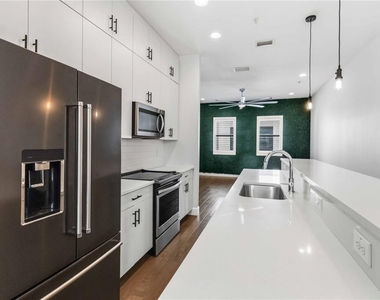 1332 W Gray Street - Photo Thumbnail 6