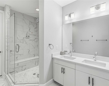 1332 W Gray Street - Photo Thumbnail 11