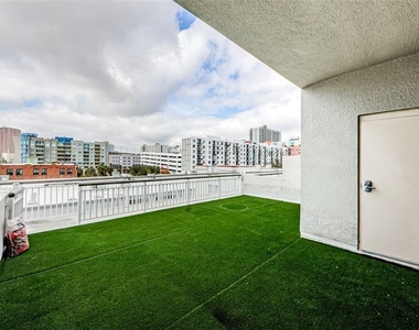 1002 Channelside Drive - Photo Thumbnail 1
