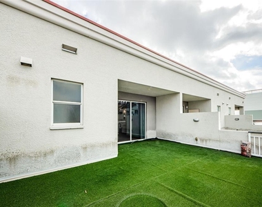 1002 Channelside Drive - Photo Thumbnail 26