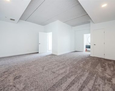 1002 Channelside Drive - Photo Thumbnail 17