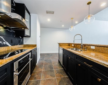 1002 Channelside Drive - Photo Thumbnail 7