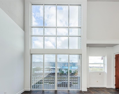 1002 Channelside Drive - Photo Thumbnail 11