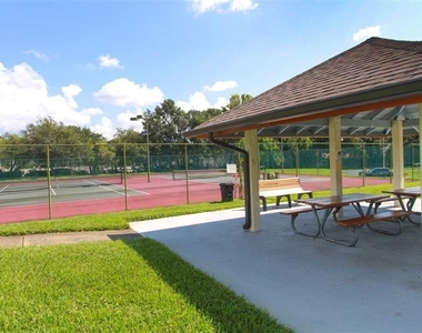 2747 Kavalier Drive - Photo Thumbnail 14