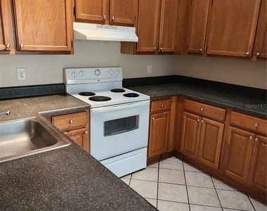2747 Kavalier Drive - Photo Thumbnail 4