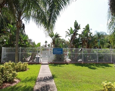 2747 Kavalier Drive - Photo Thumbnail 15