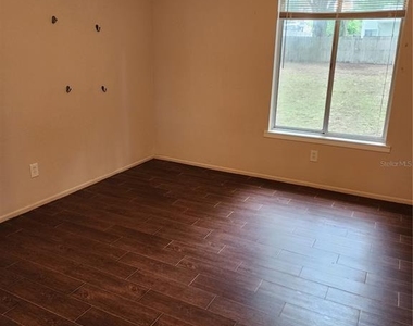 2747 Kavalier Drive - Photo Thumbnail 7