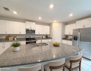 2122 Stellar Brilliance Way - Photo Thumbnail 4