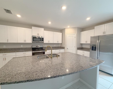 2122 Stellar Brilliance Way - Photo Thumbnail 5