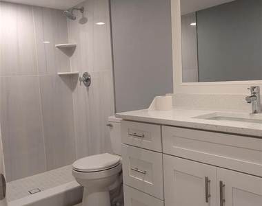 4416 N Clark Avenue - Photo Thumbnail 8