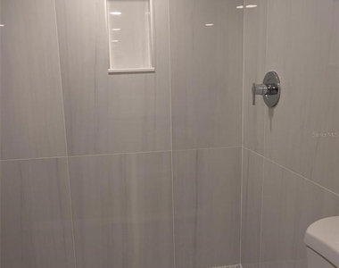 4416 N Clark Avenue - Photo Thumbnail 6