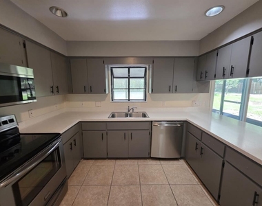 619 Knowles Road - Photo Thumbnail 4