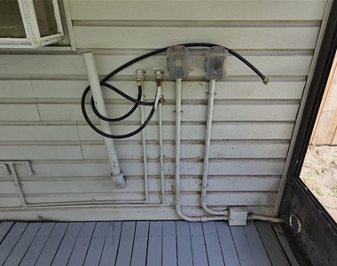 619 Knowles Road - Photo Thumbnail 17