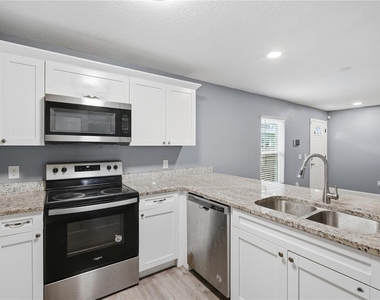 8310 N Brooks Street - Photo Thumbnail 8