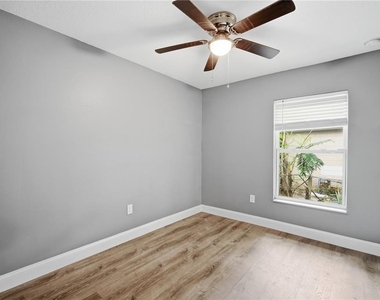 8310 N Brooks Street - Photo Thumbnail 11