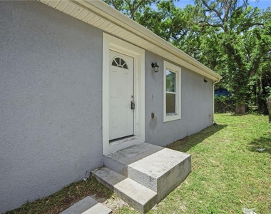 8310 N Brooks Street - Photo Thumbnail 3