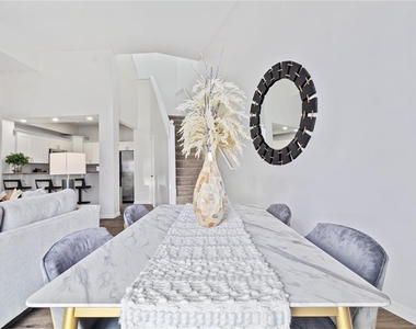 9415 Citrus Glen Place - Photo Thumbnail 6