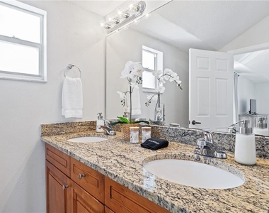 9415 Citrus Glen Place - Photo Thumbnail 20