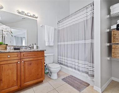 9415 Citrus Glen Place - Photo Thumbnail 18
