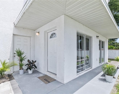 9415 Citrus Glen Place - Photo Thumbnail 1