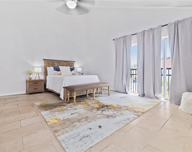 9415 Citrus Glen Place - Photo Thumbnail 16