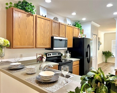 12425 Foxmoor Peak Drive - Photo Thumbnail 8