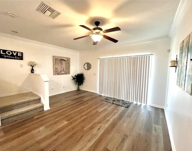 12425 Foxmoor Peak Drive - Photo Thumbnail 14
