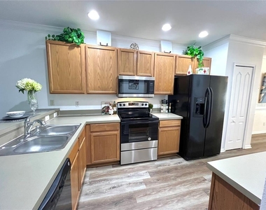 12425 Foxmoor Peak Drive - Photo Thumbnail 13