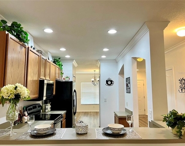 12425 Foxmoor Peak Drive - Photo Thumbnail 10