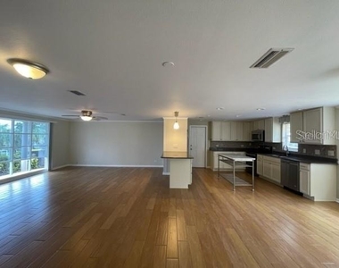 1326 Lake Ariana Boulevard - Photo Thumbnail 5