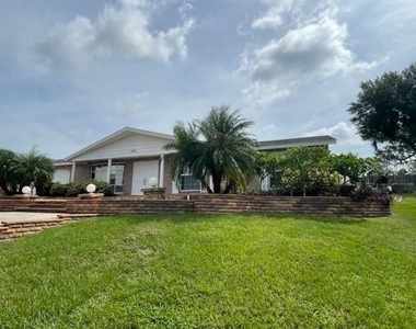 1326 Lake Ariana Boulevard - Photo Thumbnail 2