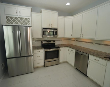 7001 Interbay Boulevard - Photo Thumbnail 2